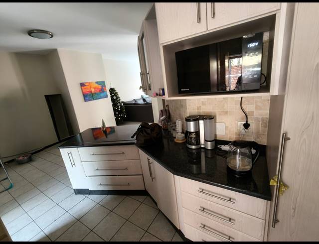 3 BEDROOM TOWNHOUSE FOR SALE IN SAFARI GARDENS